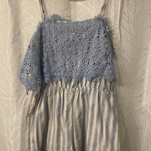 Andree by Unit Romper - Picture 2 of 3